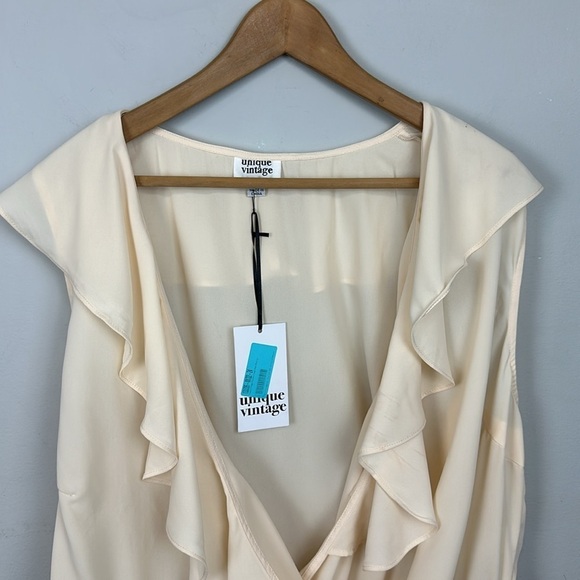 NWT Unique Vintage Cream Hazel Wrap Top Sz 4X - Picture 7 of 12